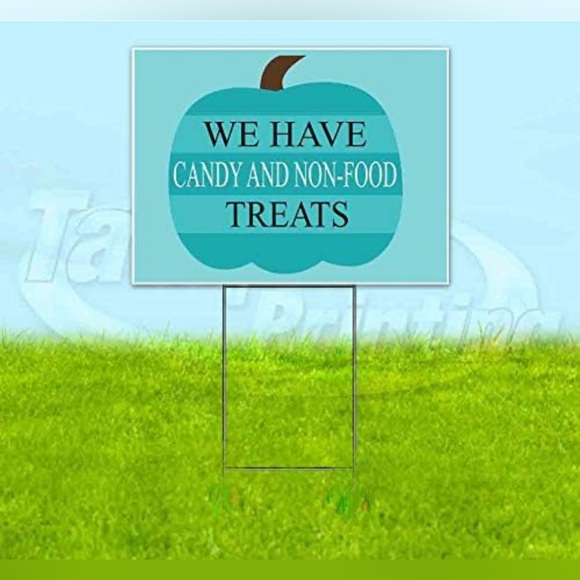 WE Have Candy & Non-Food Treats Halloween Yard Sign Includes Metal Step Stake - Picture 1 of 3